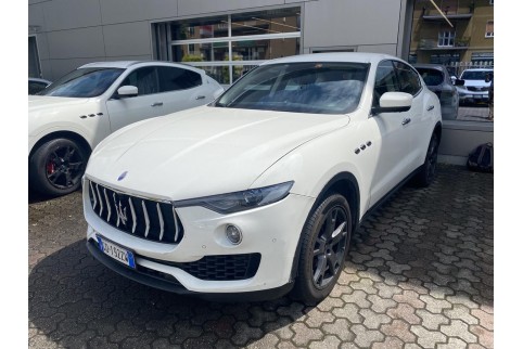 2021 Maserati Levante, Benzinas