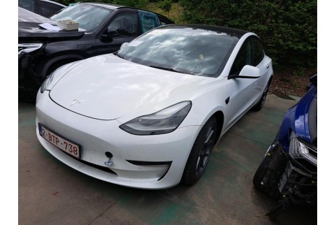 2022 Tesla Model 3, Elektra
