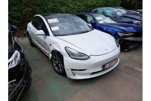 2022 Tesla Model 3, Elektra