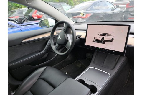 2022 Tesla Model 3, Elektra